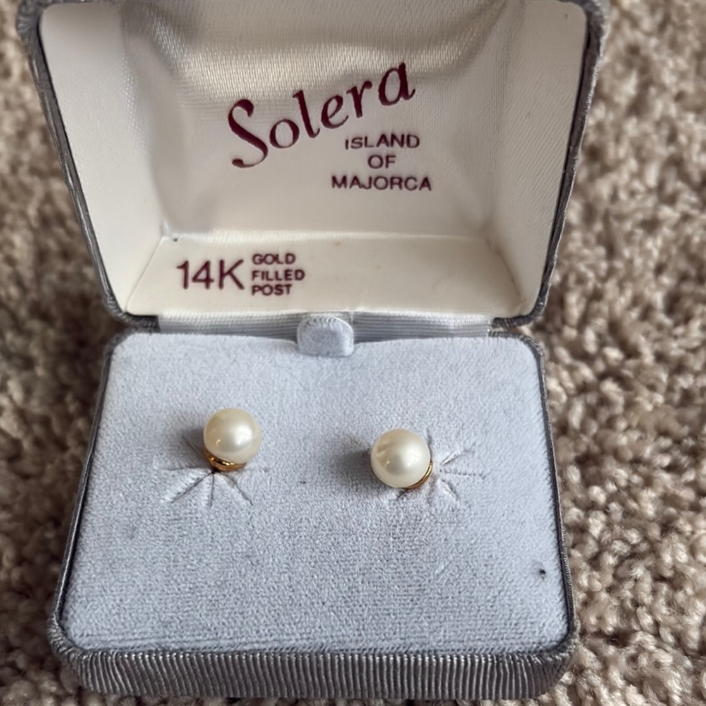 White and Gold Minimalist Earrings